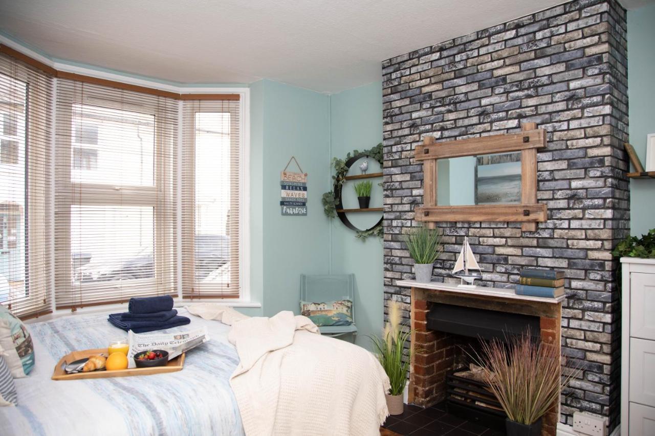 Cosy 3 Bedroom House - Private & Central - Ultra Wifi Canterbury Buitenkant foto