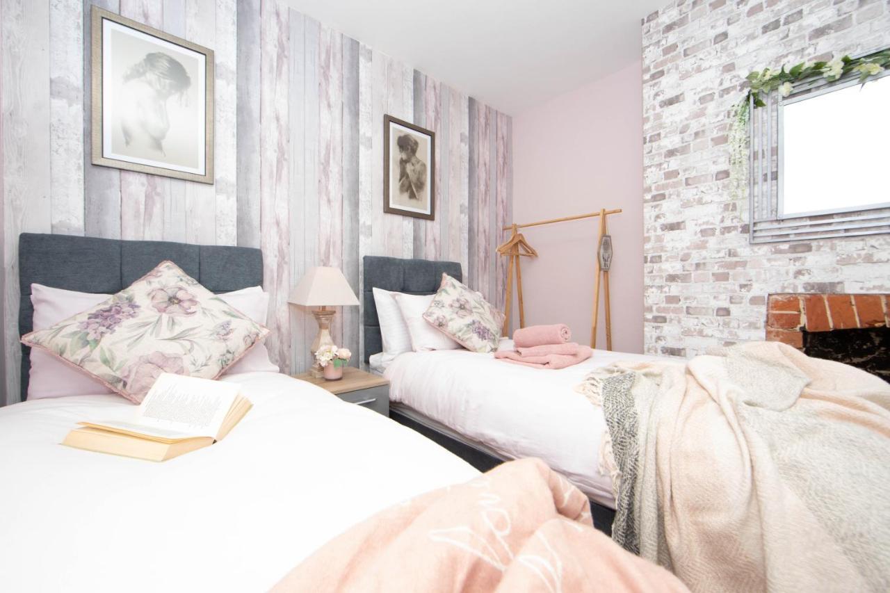 Cosy 3 Bedroom House - Private & Central - Ultra Wifi Canterbury Buitenkant foto