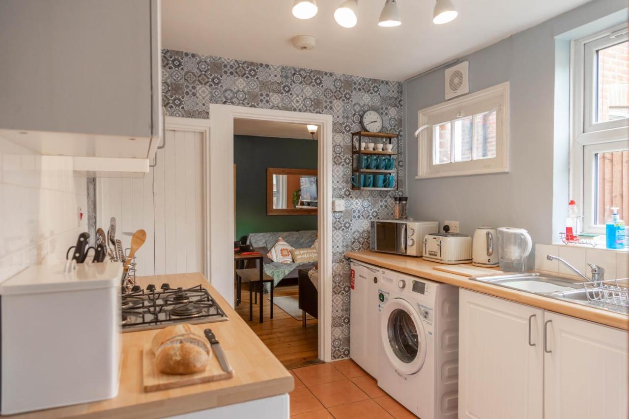 Cosy 3 Bedroom House - Private & Central - Ultra Wifi Canterbury Buitenkant foto