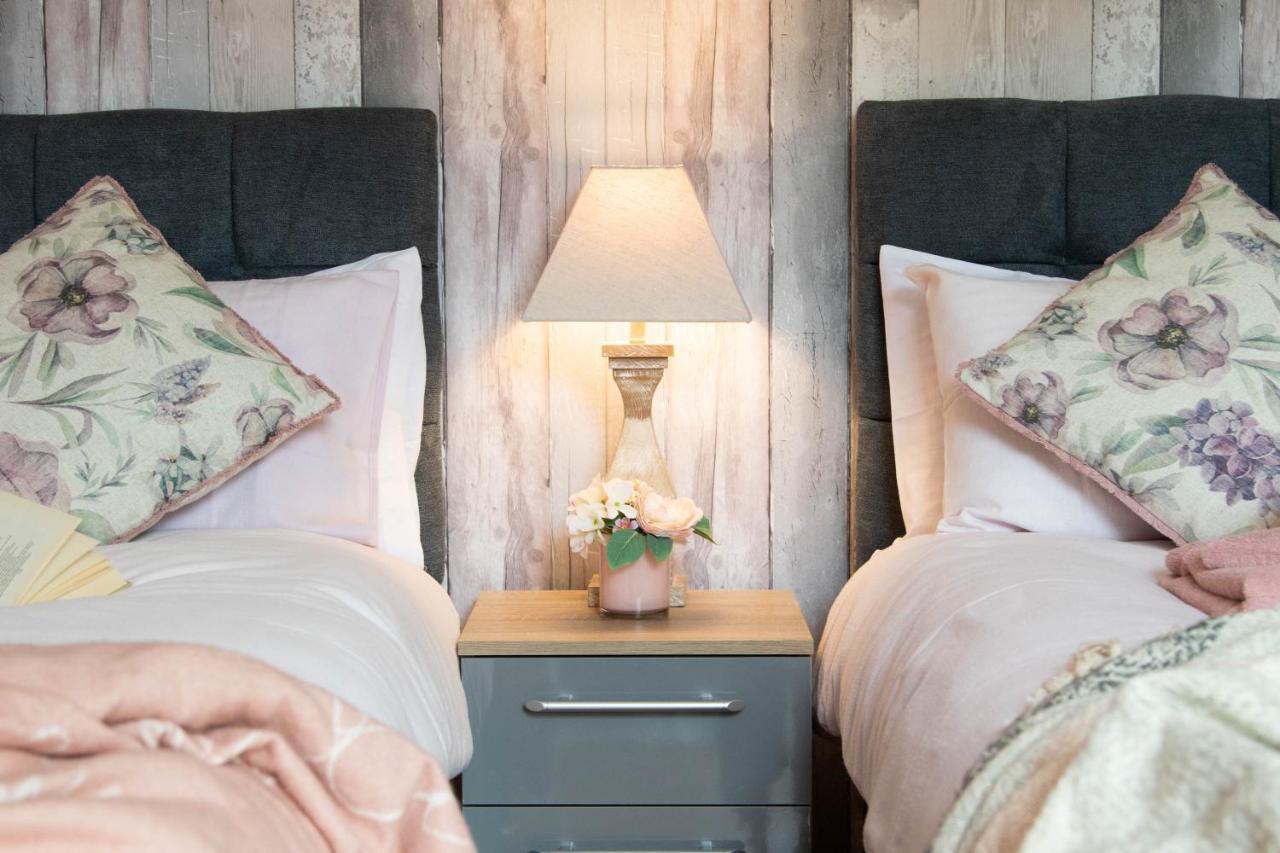 Cosy 3 Bedroom House - Private & Central - Ultra Wifi Canterbury Buitenkant foto