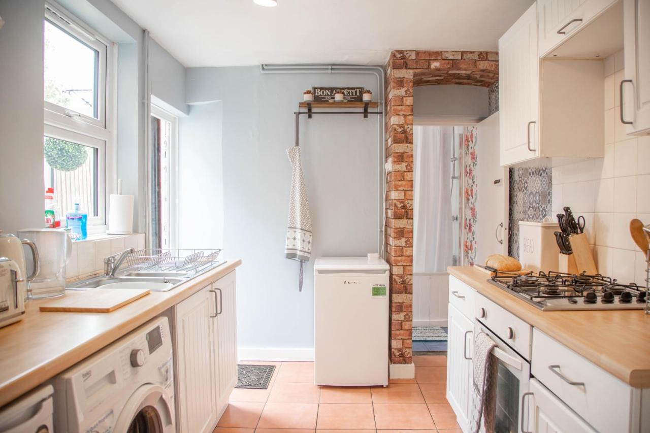 Cosy 3 Bedroom House - Private & Central - Ultra Wifi Canterbury Buitenkant foto